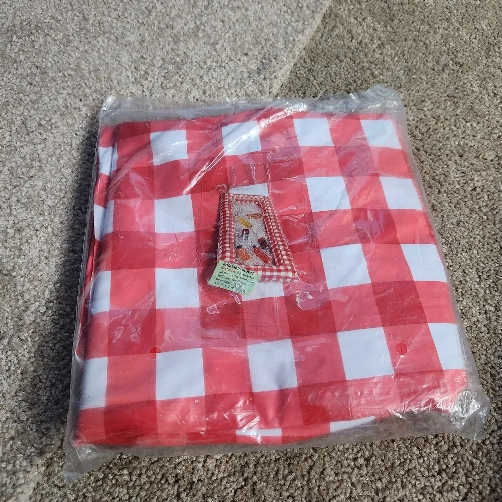 3/$25 Inflatable buffet red and white buffalo check 4.5 ft long NWT
